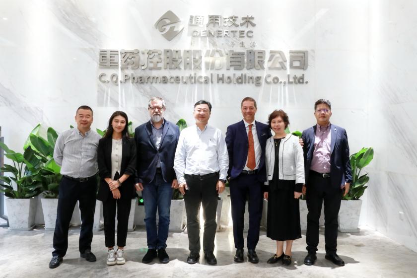 袁泉与重庆大学国际学院执行院长黎静一行开展座谈交流