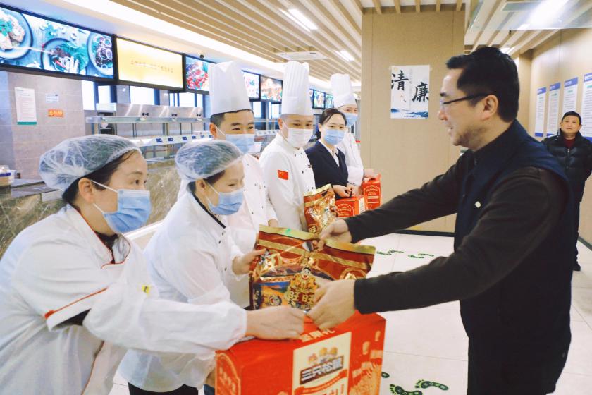 缘聚重药|通用技术重药控股领导班子走访慰问一线干部职工